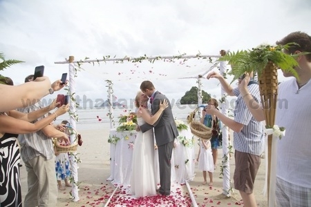 krabi-beach-wedding-linda-christoffer-10