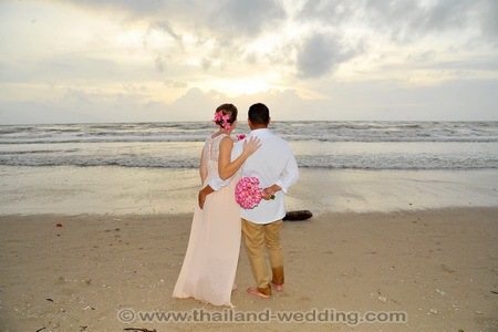 Khaolak Beach Wedding : Sarah + Ben