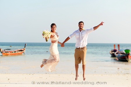 Koh Lipe Beach Wedding : Daniela + Adriano