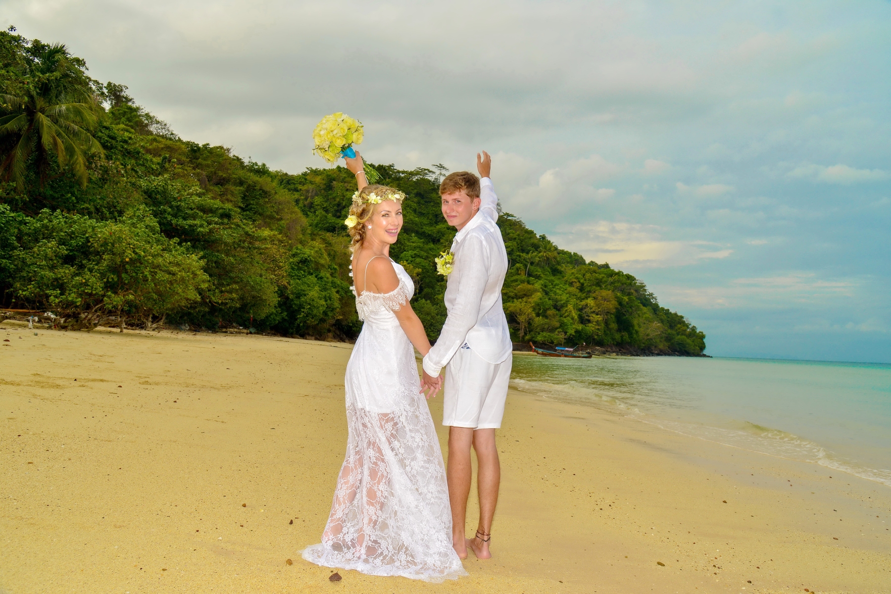 Phi-Phi-Beach-Wedding-Thai-Ceremony-Package-Kiara-Guilherme-22