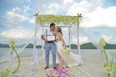 Koh-Yao-Yai-Beach-Wedding-Package-Peta-Roger-23