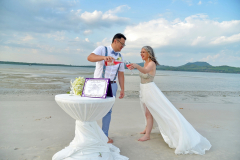 Koh-Yao-Yai-Beach-Wedding-Package-Peta-Roger-34